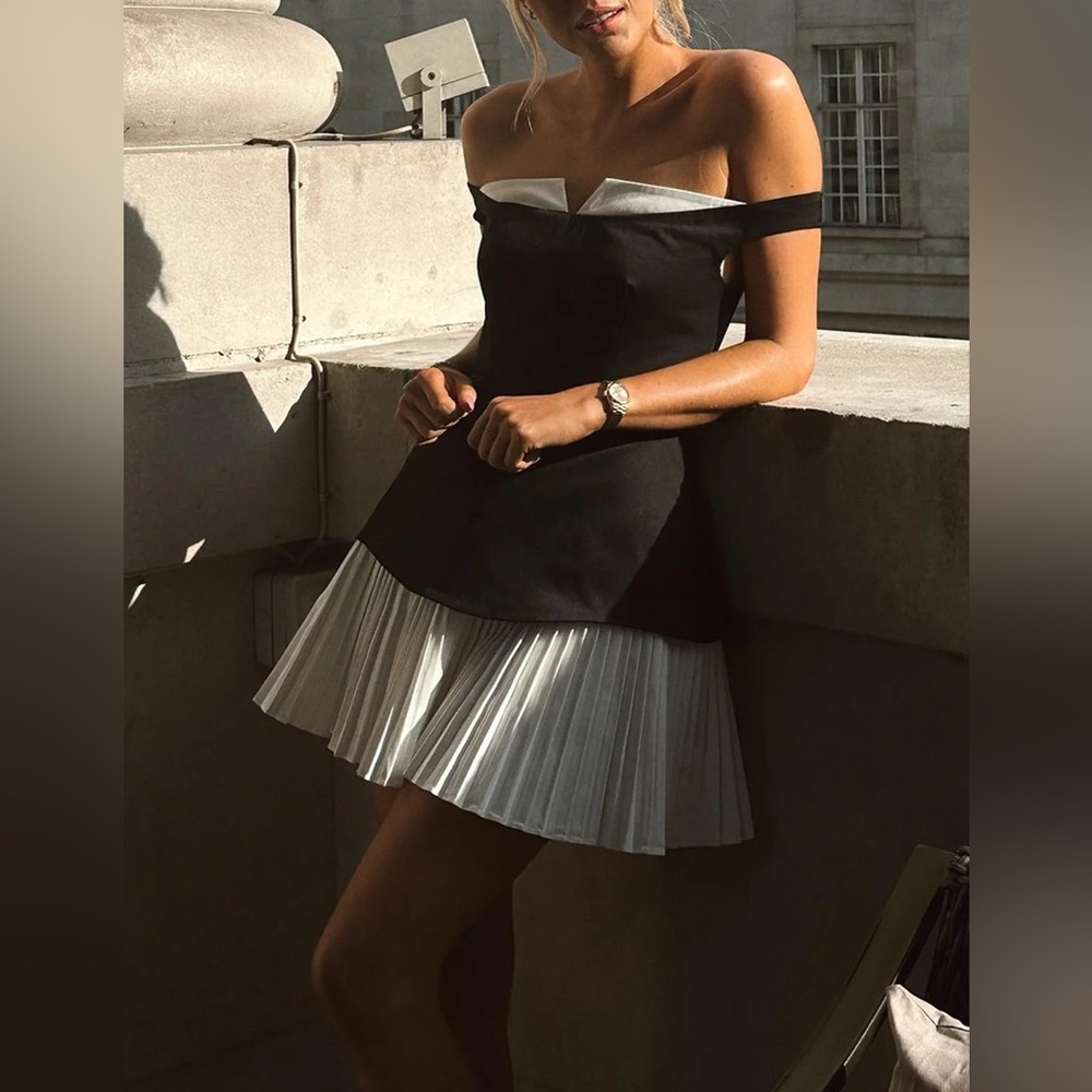 Patchwork off shoulder pleated mini dress